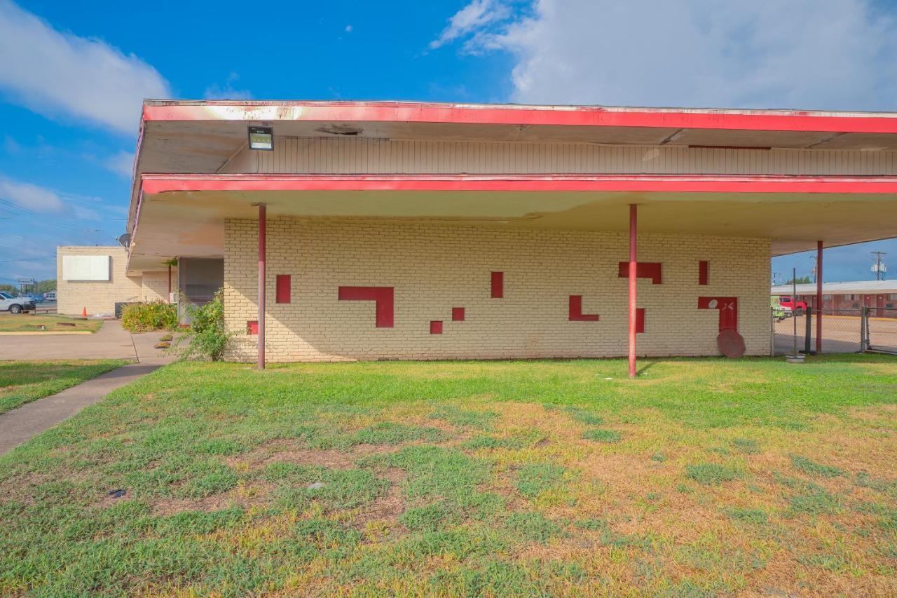 Town & Country Motel Bossier City By Oyo Bagian luar foto