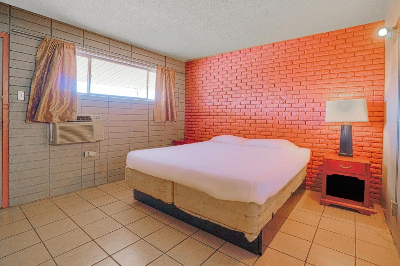 Town & Country Motel Bossier City By Oyo Bagian luar foto